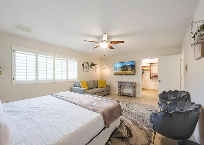 The Sunset House - Pool, Hot Tub & Putting Ferienhaus Tempe