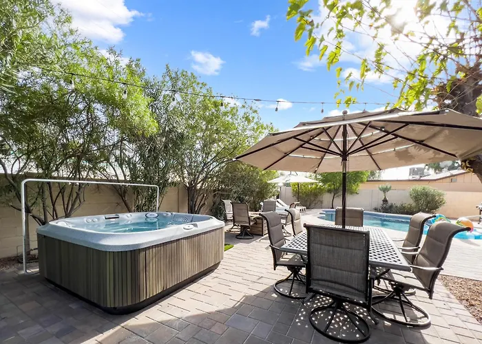 Ferienhaus The Sunset House - Pool, Hot Tub & Putting Tempe